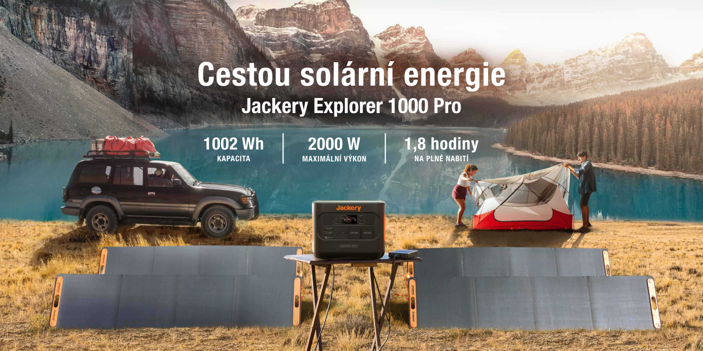 Stanice Jackery Explorer 1000 Pro postavená se solárním panely SolarSaga 200 W na prosluněné louce